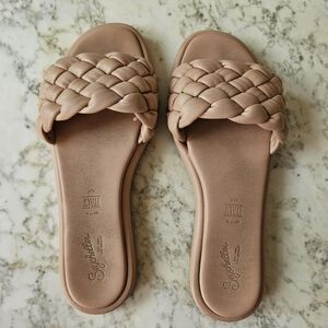Seychelles Neutral Braided Slides Size 9